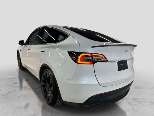 -Select- 2023 Tesla Model Y Performance Dual Motor All-Wheel Drive