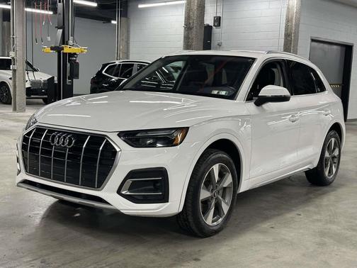 Ibis White 2022 Audi Q5 40 Premium Plus