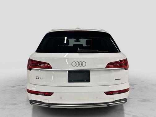 Ibis White 2022 Audi Q5 40 Premium Plus
