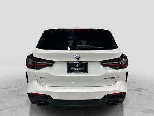 Mineral White Metallic 2023 BMW X3 M40i
