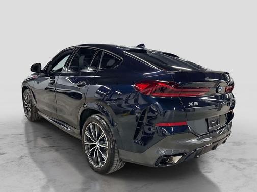 Carbon Black Metallic 2023 BMW X6 xDrive40i