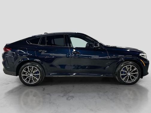 Carbon Black Metallic 2023 BMW X6 xDrive40i