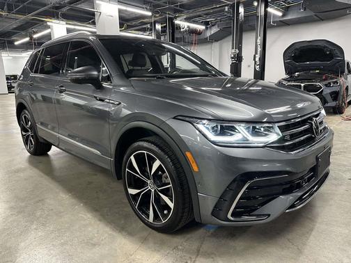 Platinum Gray Metallic 2023 Volkswagen Tiguan 2.0T SEL R-Line 4MOTION