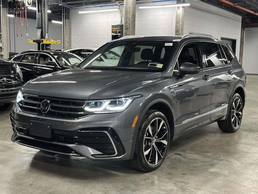 Platinum Gray Metallic 2023 Volkswagen Tiguan 2.0T SEL R-Line 4MOTION