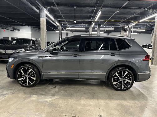 Platinum Gray Metallic 2023 Volkswagen Tiguan 2.0T SEL R-Line 4MOTION