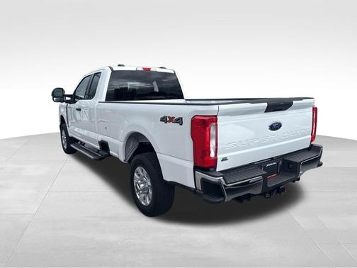 2023 Ford F-350 XLT