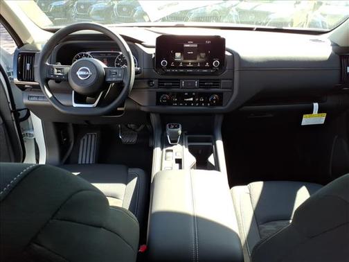 2025 Nissan Pathfinder S FWD