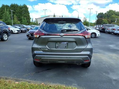 2025 Nissan Kicks S