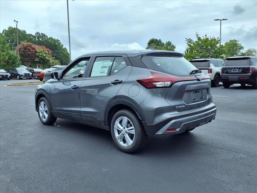 2025 Nissan Kicks S