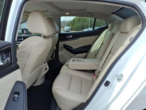 2022 Nissan Maxima 3.5 Platinum