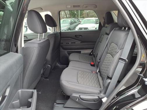 2026 Nissan Pathfinder S