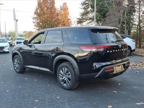 2025 Nissan Pathfinder S FWD