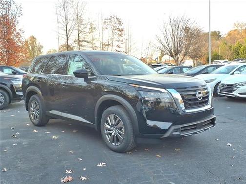 2025 Nissan Pathfinder S FWD