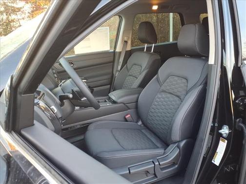 2025 Nissan Pathfinder S FWD