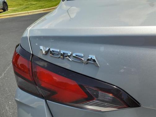 2022 Nissan Versa 1.6 SV