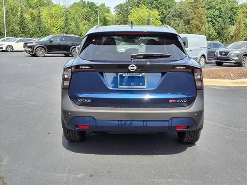 2025 Nissan Kicks SR