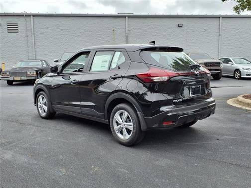 2025 Nissan Kicks S