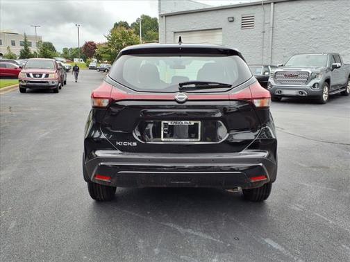 2025 Nissan Kicks S