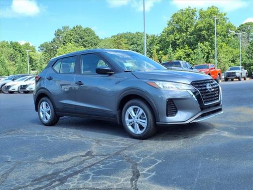 2025 Nissan Kicks S