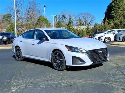 2024 Nissan Altima SR FWD