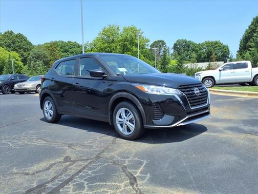 2025 Nissan Kicks S