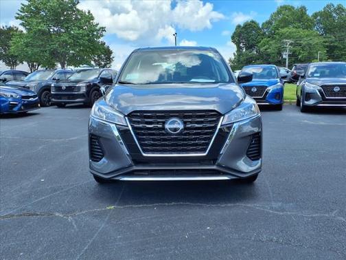 2025 Nissan Kicks S