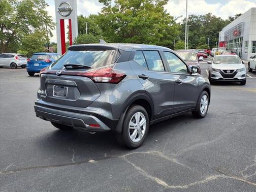 2025 Nissan Kicks S