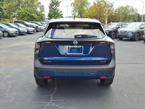 2025 Nissan Kicks SV