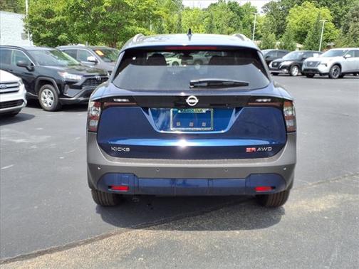 2025 Nissan Kicks SR