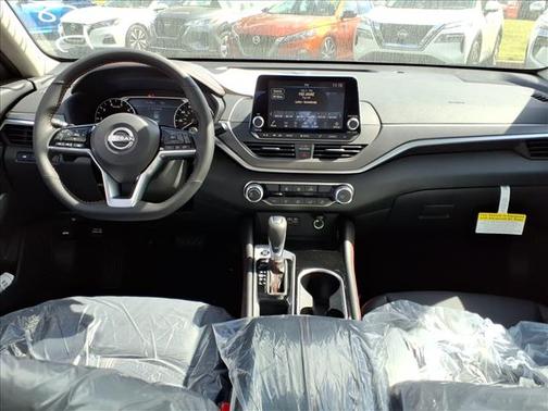 2025 Nissan Altima SR FWD
