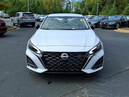 2025 Nissan Altima SR FWD