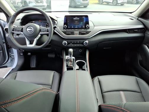 2025 Nissan Altima SR FWD