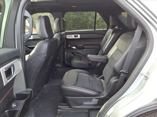 2024 Ford Explorer ST-Line