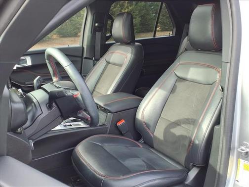 2024 Ford Explorer ST-Line