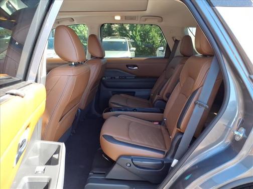 2023 Nissan Pathfinder Platinum 4WD