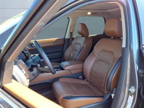 2023 Nissan Pathfinder Platinum 4WD