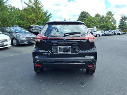2025 Nissan Kicks S