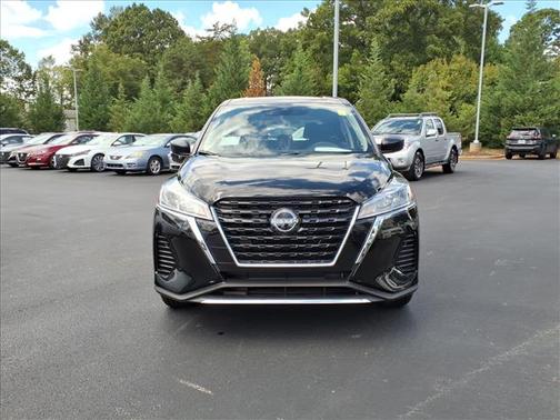 2025 Nissan Kicks S