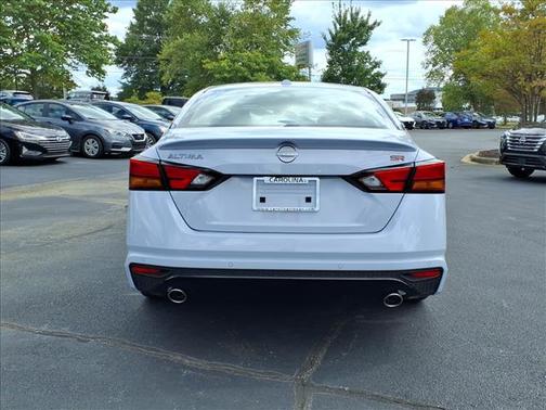 2025 Nissan Altima SR FWD