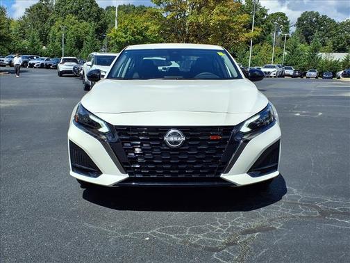 2025 Nissan Altima SR FWD