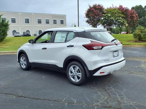 2025 Nissan Kicks S