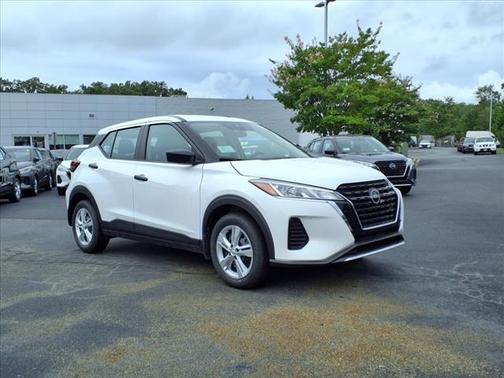 2025 Nissan Kicks S