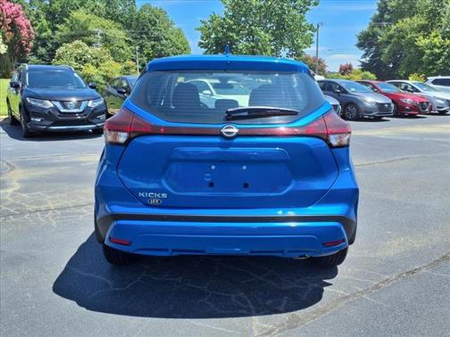 2025 Nissan Kicks S