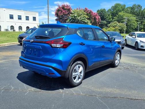 2025 Nissan Kicks S