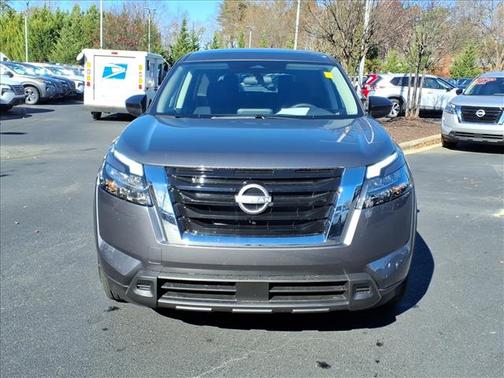 2025 Nissan Pathfinder S FWD