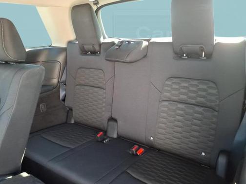 2025 Nissan Pathfinder S FWD