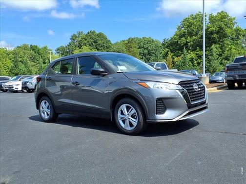 2025 Nissan Kicks S