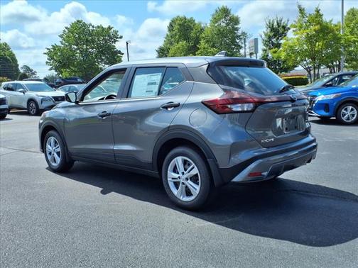 2025 Nissan Kicks S