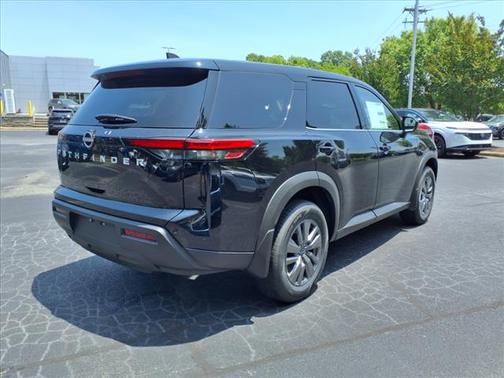 2025 Nissan Pathfinder S FWD