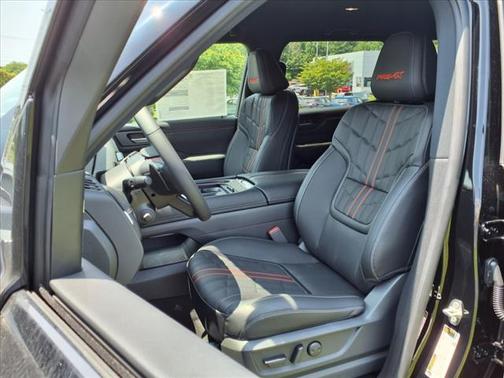 2025 Nissan Armada PRO-4X 4WD